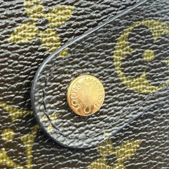 Louis Vuitton Wallet - Picture 14 of 15